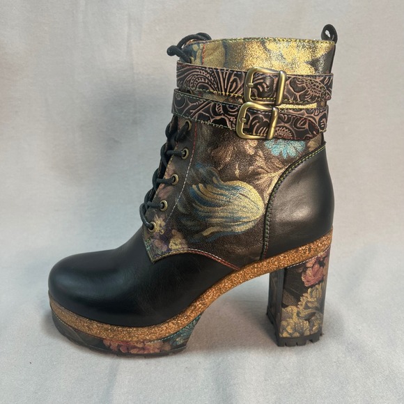 L'Artiste Spring Step Mireia Floral Whimsigoth Leather Lace Up Zip Booties 38/8 - Picture 1 of 17
